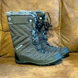 Waterproof Columbia boots size 4